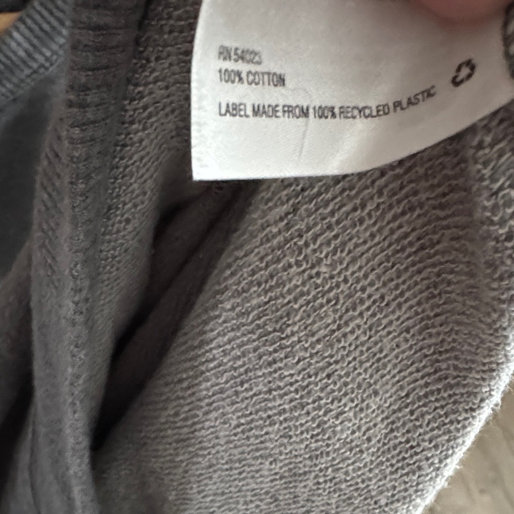 GAP Women's Gray Sweatshirt - Picture 4 of 4